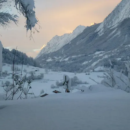 Les Rires Au Chalet Chalet